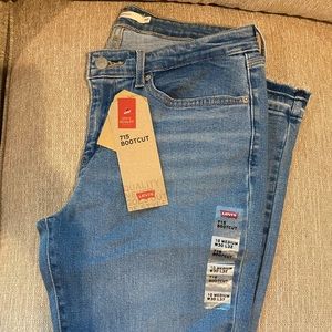 715 bootcut Levis